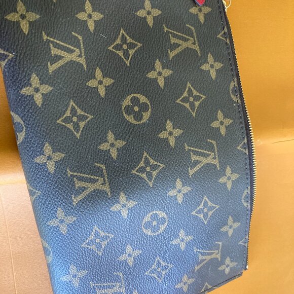 Louis Vuitton Pouchette Wristlet Mono With LV Shopper Bag - Picture 7 of 9